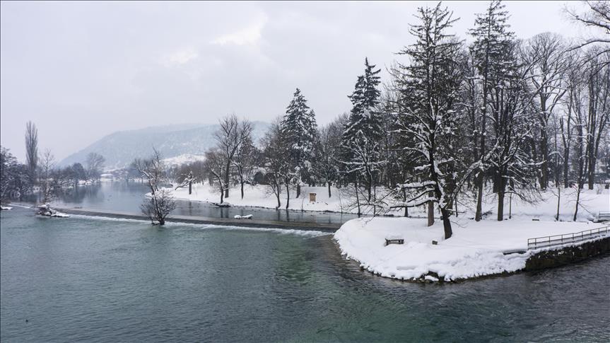 Bihać zimi: Rijeka smaragdne boje i snijeg daju posebnu ljepotu 