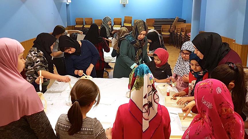 Almanya'da çocuklara 'İslam dininde yemek adabı' eğitimi