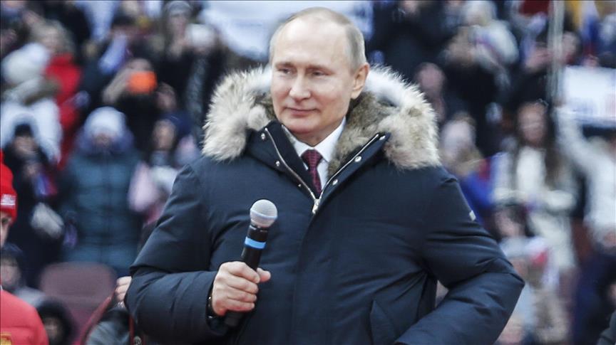 Vladimir Putin juega fútbol en el Kremlin con el presidente de la FIFA