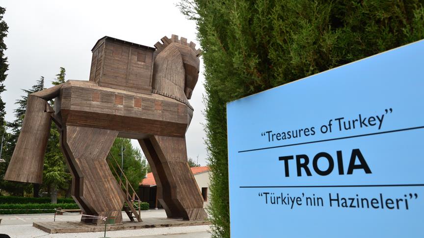 Troya Tarihi Milli Parkı: Antik Kent Gezileri ve Kültürel Etkinlikler