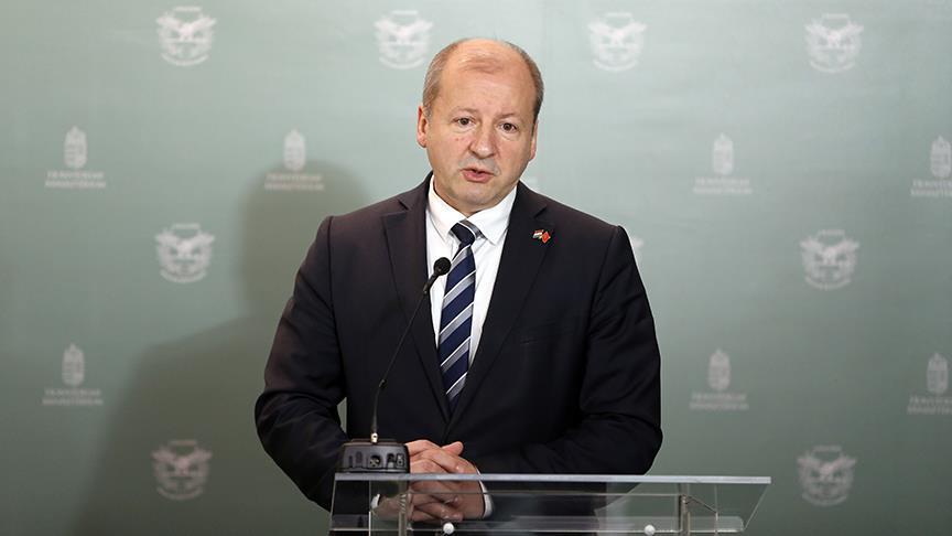 Macaristan Savunma Bakanı Simicsko: Yaptığı fedakarlıklardan dolayı Türkiye'ye müteşekkiriz