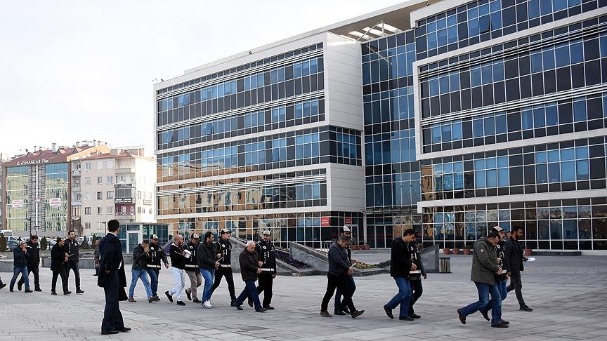 FETÖ'den eski emniyet müdürü ve akademisyene hapis