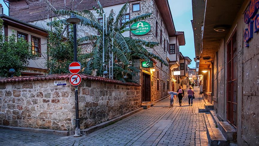 Antalya'nın geçmişe açılan kapısı 'Kaleiçi'