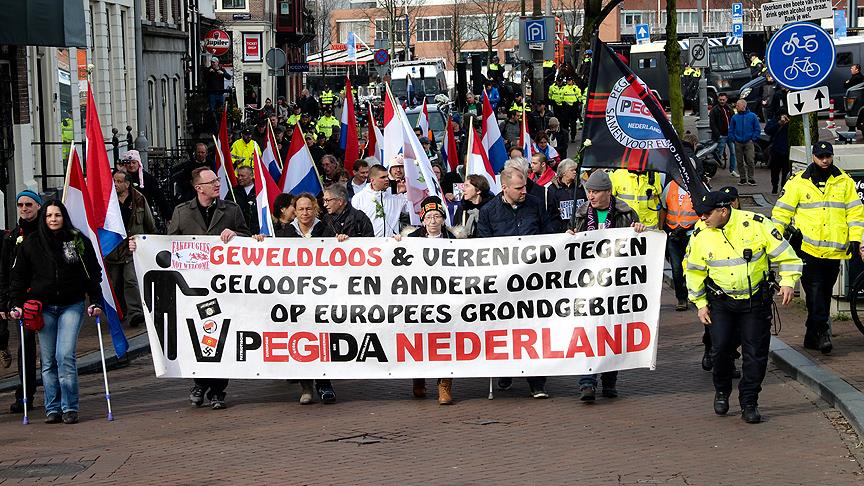 Amsterdam'da ırkçı PEGIDA yürüyüş düzenledi