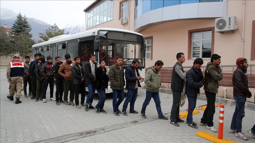 Over 1,000 undocumented migrants held across Turkey
