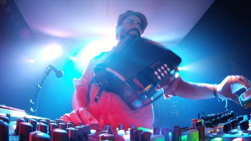 El DJ inglés que reconstruyó la música folclórica colombiana