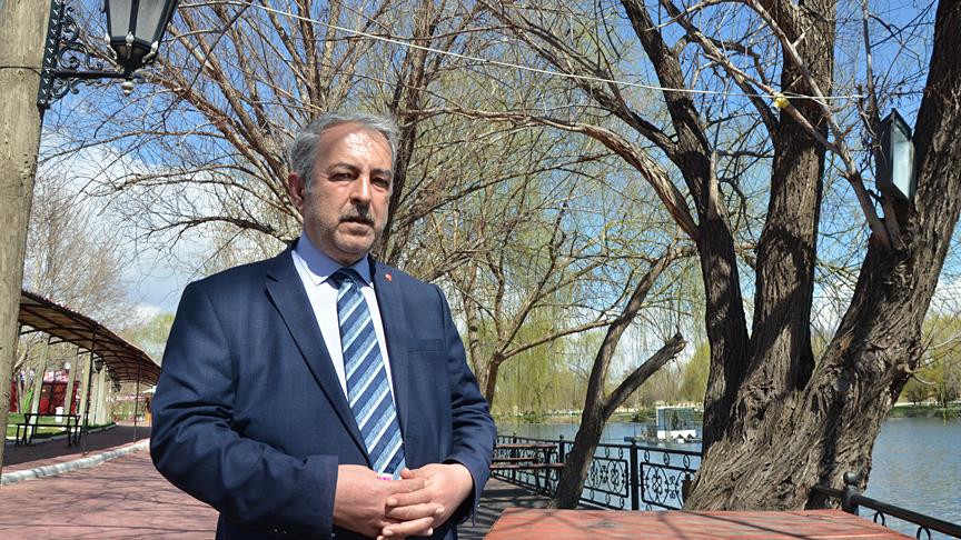 'Binlerce Mehmetçik şiirinden benimkinin seçilmesi gurur vesilesi'