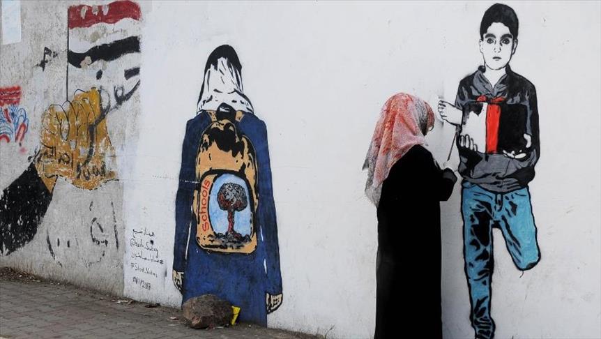 هيفاء سبيع .. فنانة يمنية تشكو للجدران مأساة شعبها (تقرير)