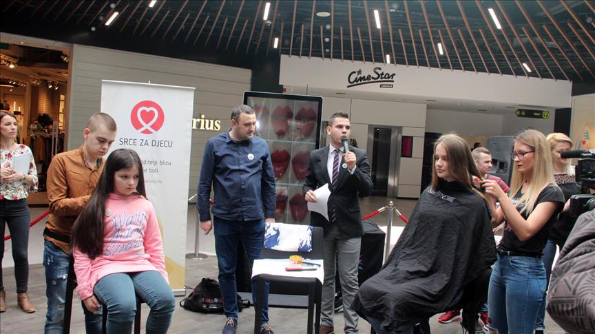 Plemenita akcija: Tuzlanke donirale kosu za djecu oboljelu od raka