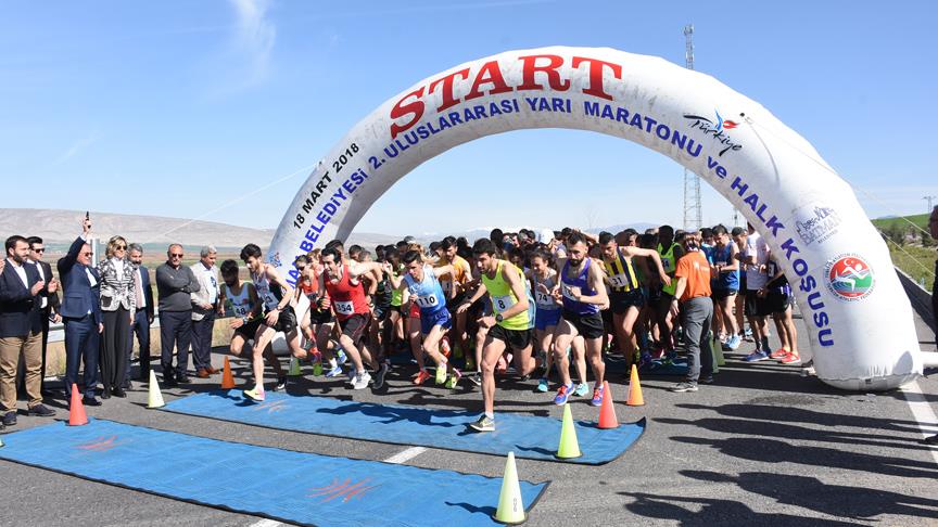 Batman'da şehitler anısına '2. Uluslararası Yarı Maratonu' düzenlendi