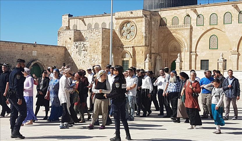 Një grup prej 152 ekstremistësh hebrenjë pushtojnë oborrin e Al-Aksës