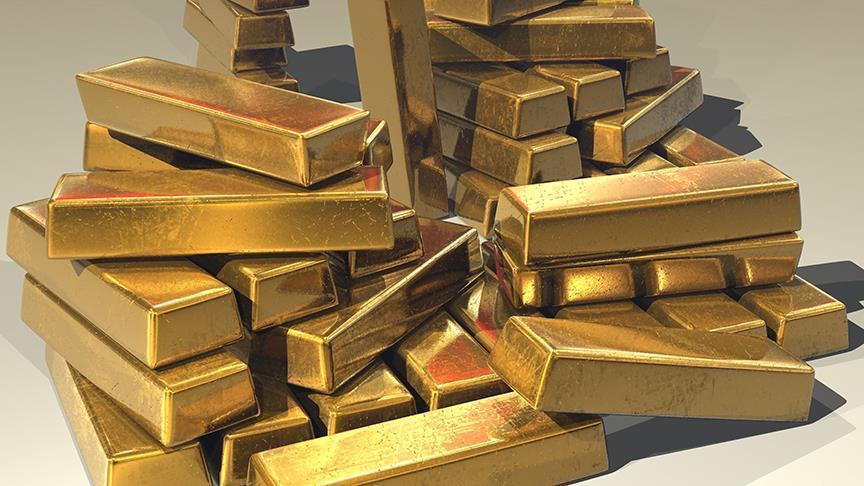 الذهب يهبط لأدنى مستوى في مارس مع تحسن الدولار