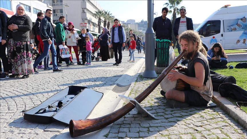 Voyage: Un Ukrainien fait le tour du monde grâce à sa musique