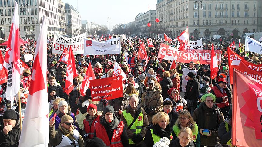 Almanya'da kamu çalışanlarından uyarı grevi: 35 bin kişi iş bıraktı