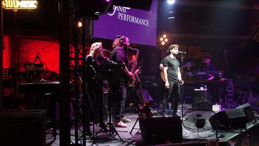 کنسرت نوروزی الیاس یالچین‌تاش برای ایرانیان در استانبول