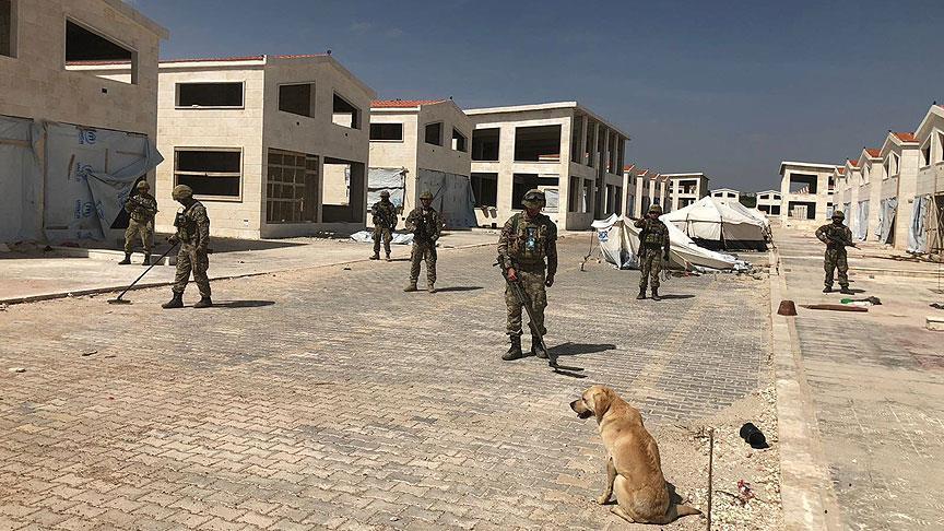 Turkish army cleans Afrin roads of terrorist mines