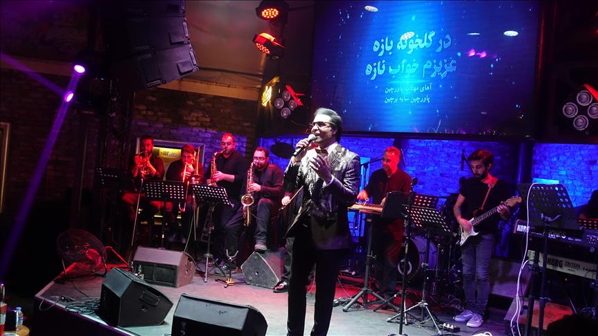 امید، خواننده ایرانی در استانبول کنسرت برگزار کرد