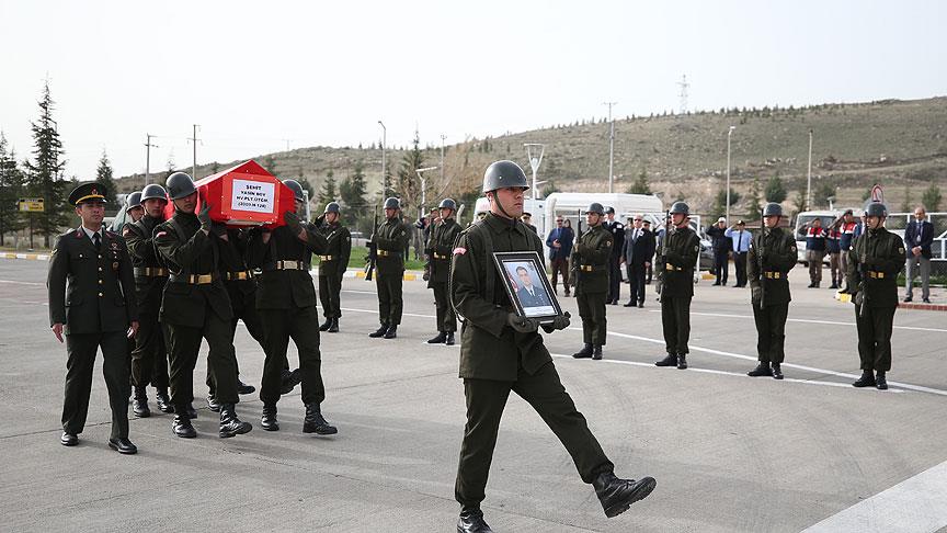 Düşen uçakta şehit olan üsteğmen askeri törenle uğurlandı