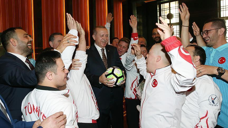 Turski predsjednik ugostio sportiste s Down sindromom