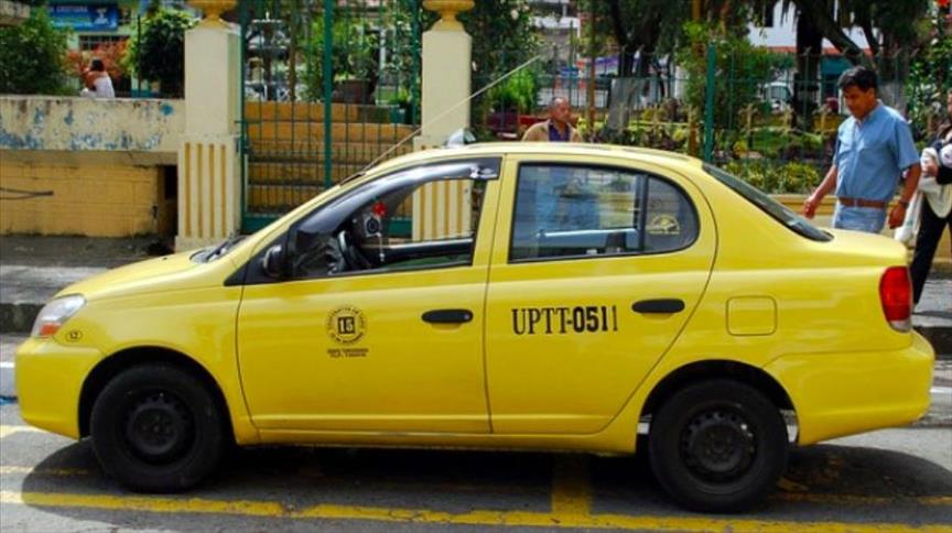 Taxistas en Ecuador marcharon contra las aplicaciones de transporte
