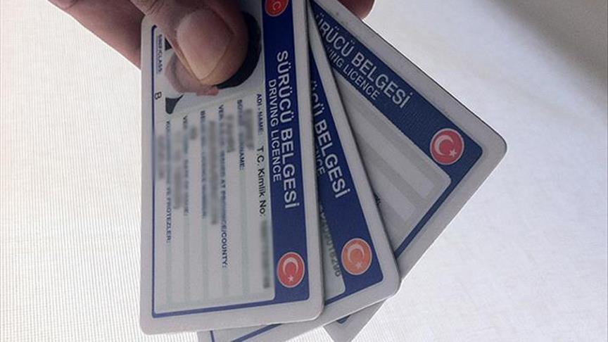 Pasaport ve sürücü belgelerinde yeni dönem 2 Nisan'da başlıyor