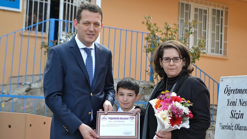 Vefat eden eşinin bilgisayarlarını okula bağışladı
