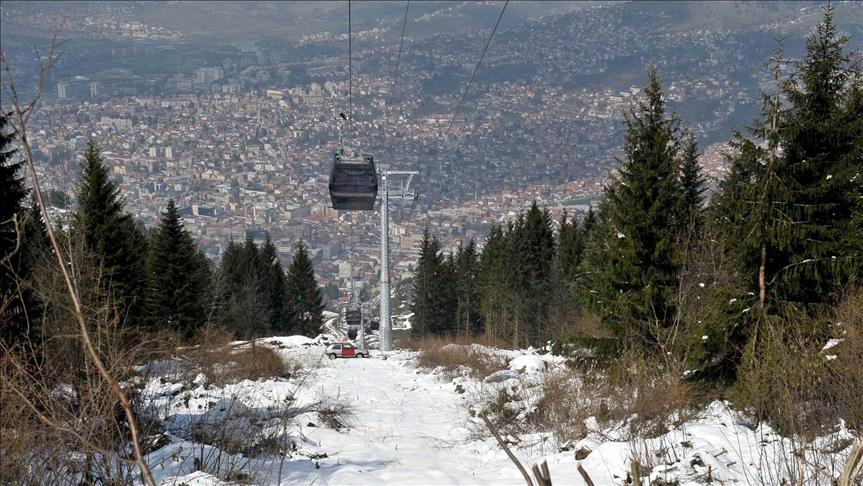 Ploča sa imenom Rame Bibera na stanici Trebevićke žičare
