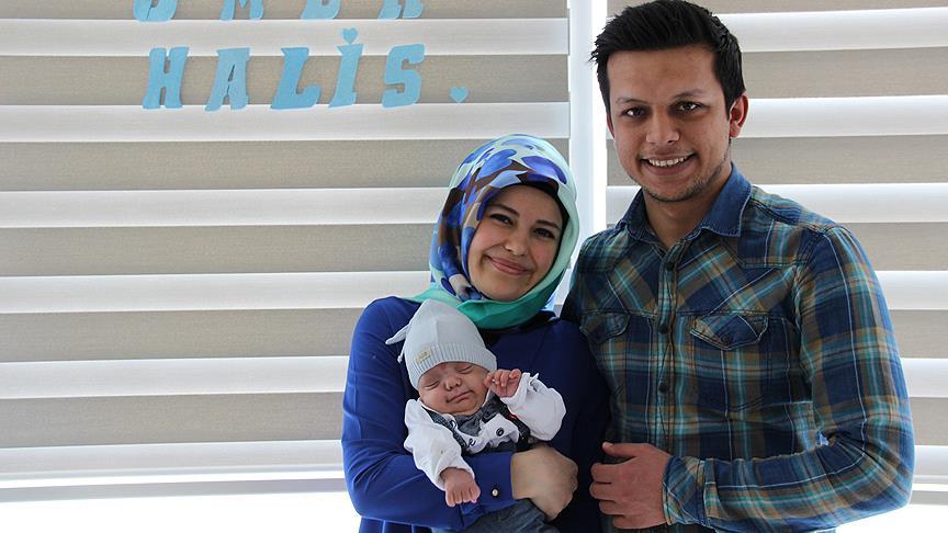 710 gramlık Ömer Halis bebek yaşama tutundu