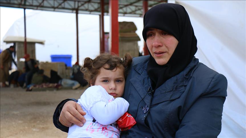 "ريماس".. طفلة الأعوام الثلاثة تنزح عن غوطة دمشق وحيدة