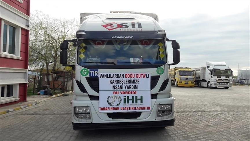 أهالي "وان" التركية يرسلون شاحنة مساعدات إلى مهجري الغوطة 