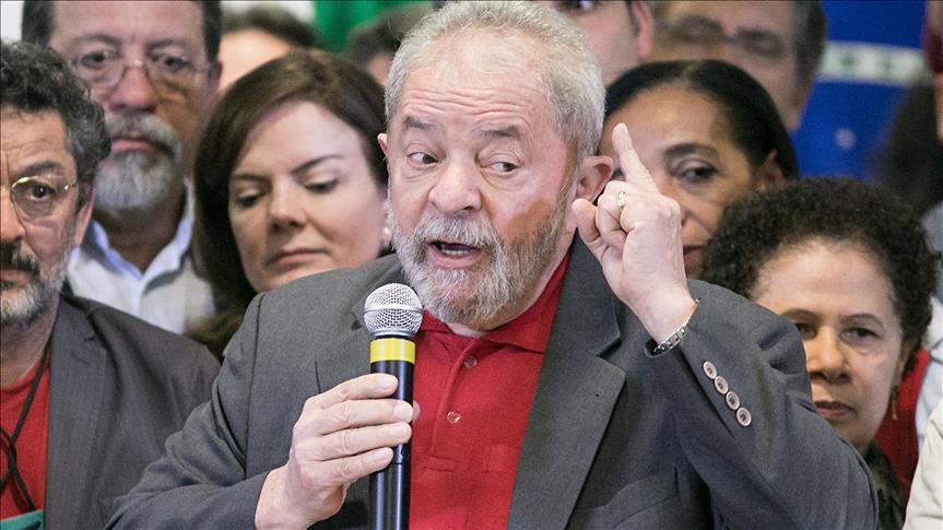 Brésil: Lula en prison dans 15 m² à Curitiba