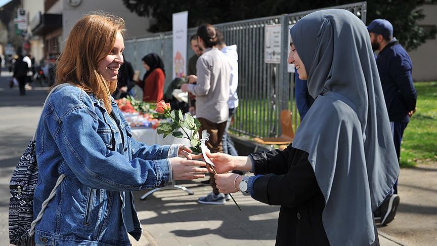 Turks in Europe introduce Islam at 200 spots