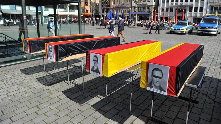 Germany: Activists bring coffins to protest against PKK
