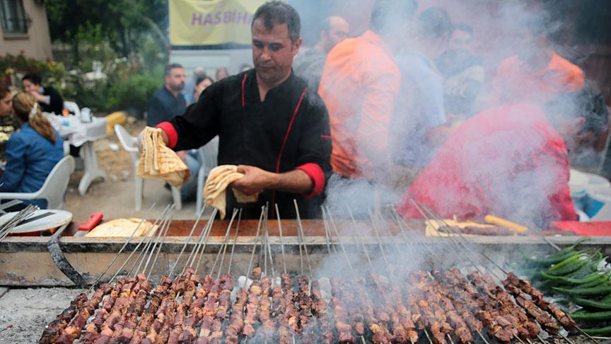'Adana'ya Gel Ciğerimi Ye' etkinliği düzenledi