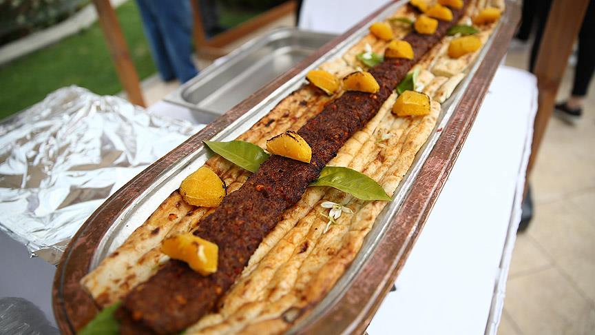 Karnavala özel 'portakallı' Adana kebabı