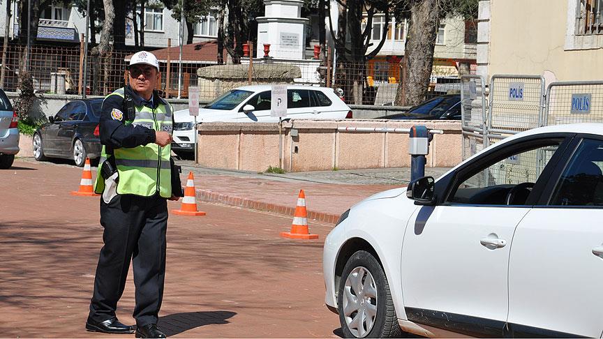 Trafik güvenliği için 10 yıldır aynı kavşakta mesaide