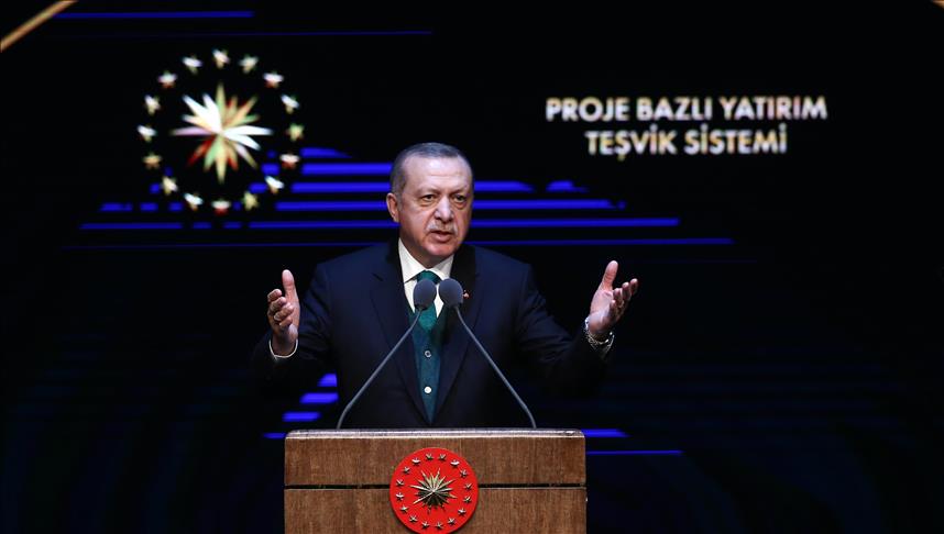 Erdogan appelle à baisser les taux d'intérêt en faveur des investisseurs