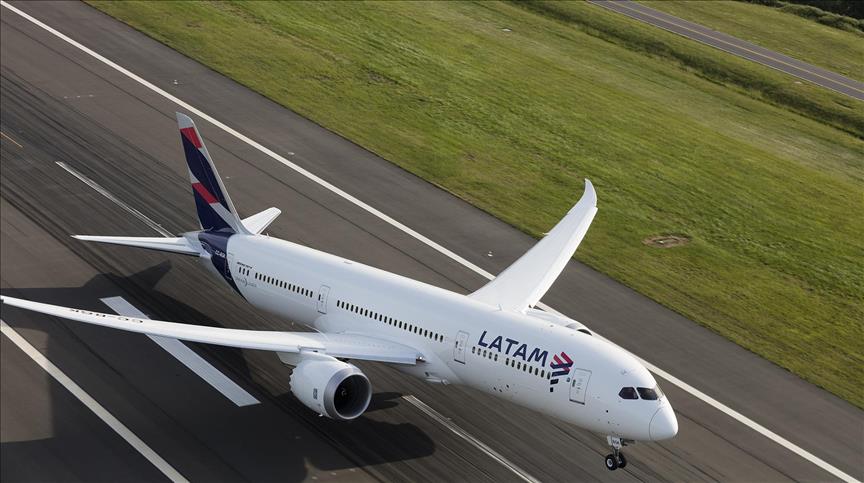 Paro de pilotos de Lan Express genera cancelación de vuelos en Chile