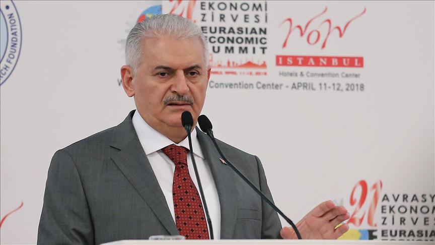 Премьер Турции назвал США и Россию «уличными задирами»