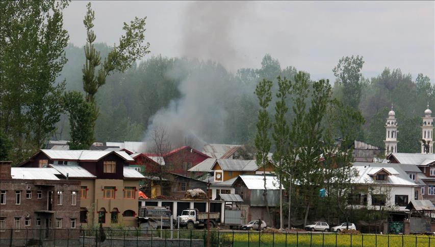 4 civilians, 1 Indian soldier killed in south Kashmir