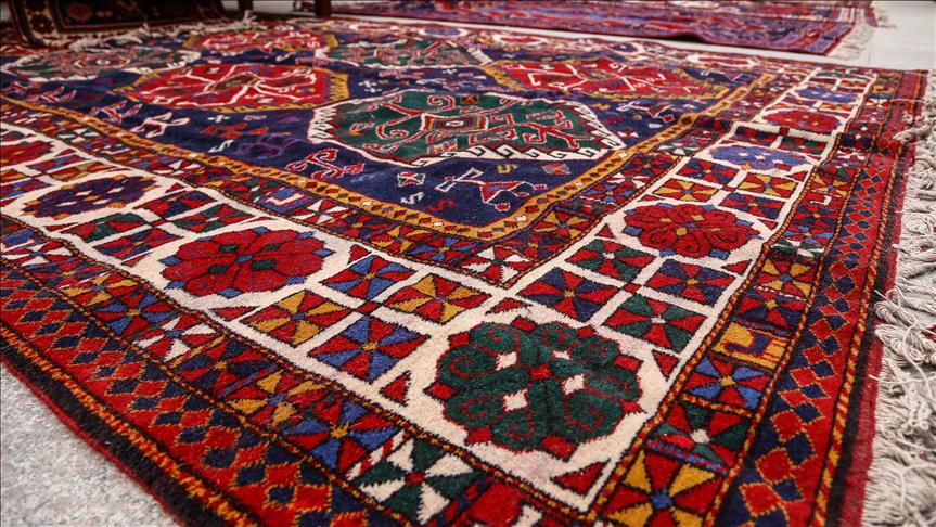 Alfombra turca del siglo 15 es expuesta en Reino Unido