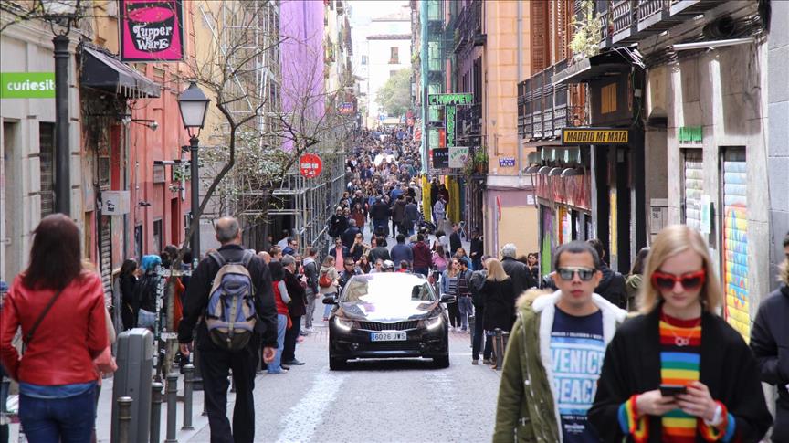 El arte se toma histórico barrio de la capital española