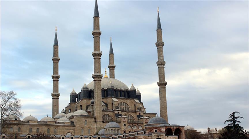 تركيا تستهدف 40 مليون سائح في 2018 بعوائد 30 مليار دولار (مقابلة)