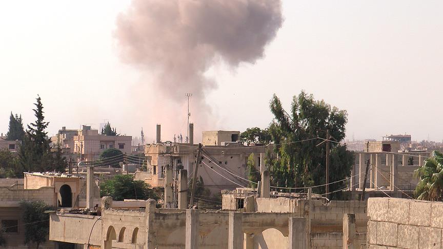 Esed rejimi Humus'taki kuşatma alanlarına saldırıyor