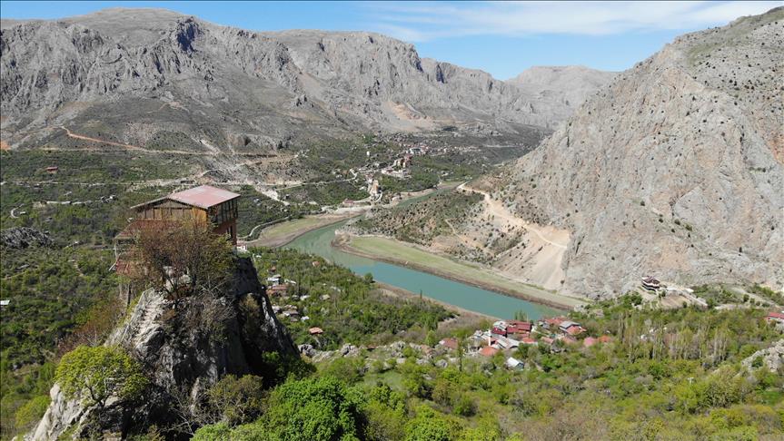 Turquie/Erzincan: La "maison des falaises", symbole de la ville