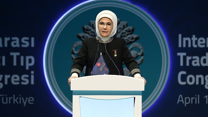 Emine Erdoğan: Geleneksel ve tamamlayıcı tıp modern tıbbın alternatifi değildir