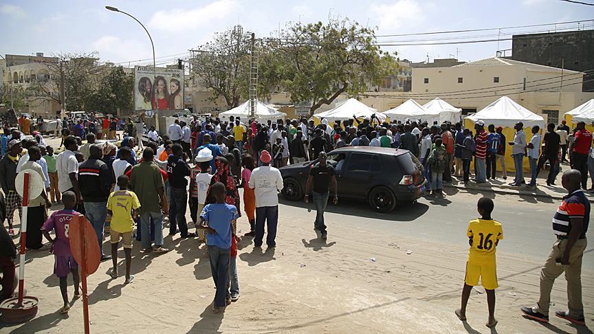 Senegal police arrest scores of opposition figures 