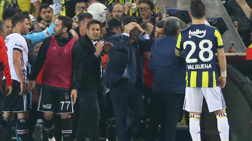 Kup Turske: Revanš između Fenerbahčea i Bešiktaša prekinut zbog nereda navijača