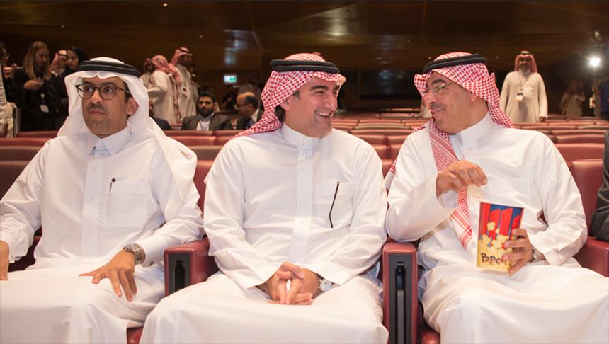 مشاهد "غير تقليدية" في افتتاح أول دار سينما بالسعودية