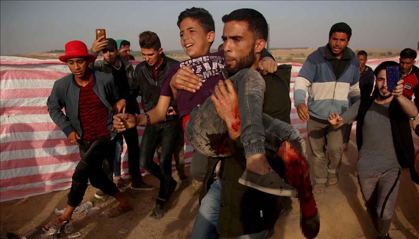 Manifestantes en Gaza enfrentan balas explosivas y gases misteriosos